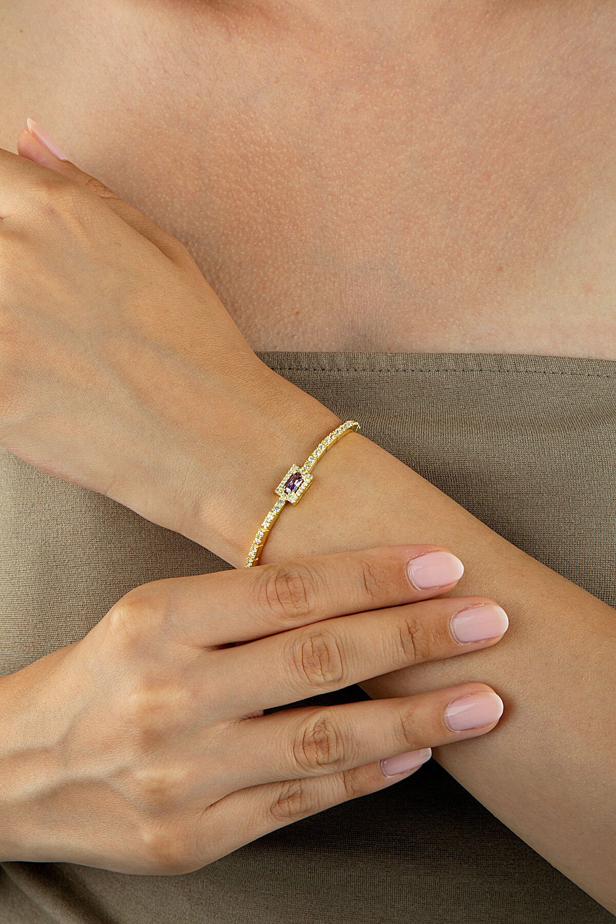 Altın Kaplama 925 Ayar Gümüş Baget Taşlı Çerçeveli Renkli Baget Kesim Taşlı Su Yolu Bileklik