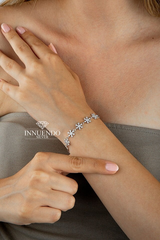 925 Ayar Gümüş Beşli Kar Tanesi Motifli Taşlı Kutu Zincirli Bileklik