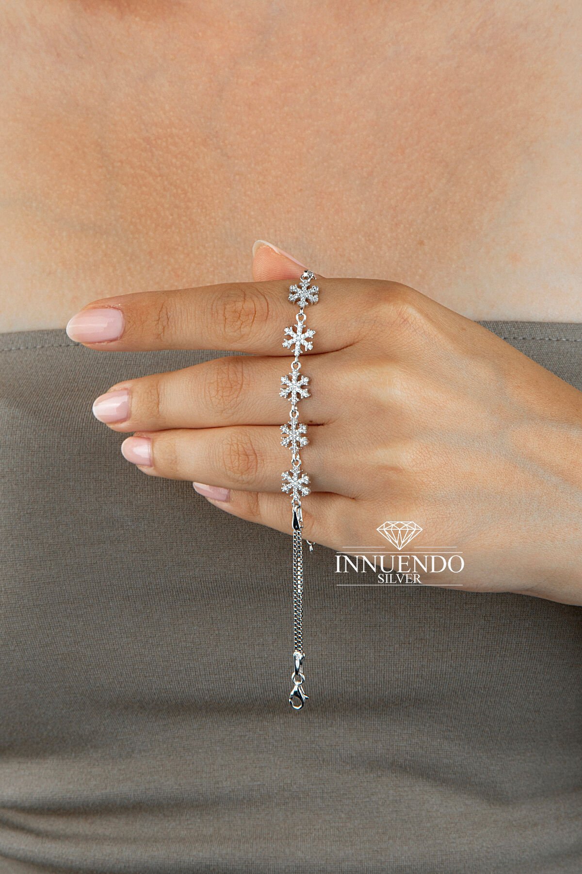 925 Ayar Gümüş Beşli Kar Tanesi Motifli Taşlı Kutu Zincirli Bileklik