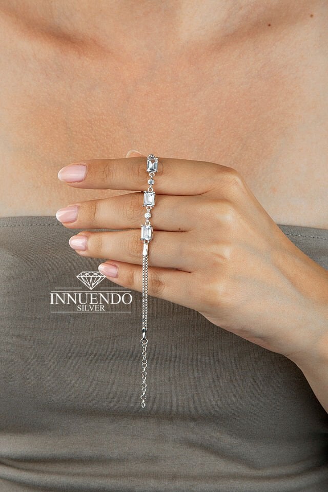 925 Ayar Gümüş Baget Kesim Beyaz Taşlı Kutu Zincirli Bileklilk