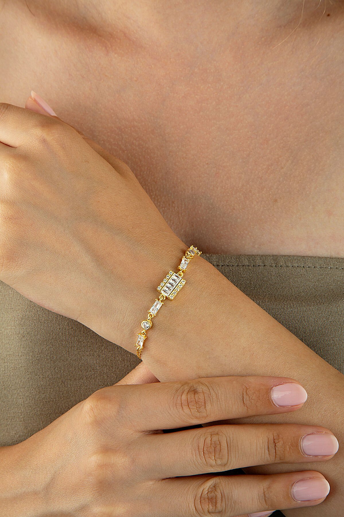 Altın Kaplama 925 Ayar Gümüş Baget Kesim Taşlı İnce Zincirli Bileklik