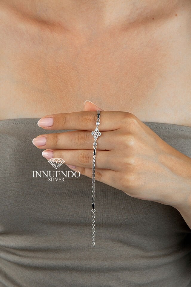 925 Ayar Gümüş Yonca Motifli Taşlı Kutu Zincirli Bileklik