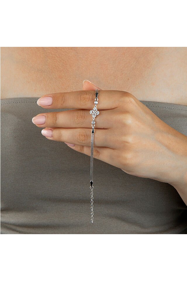 925 Ayar Gümüş Yonca Motifli Taşlı Kutu Zincirli Bileklik