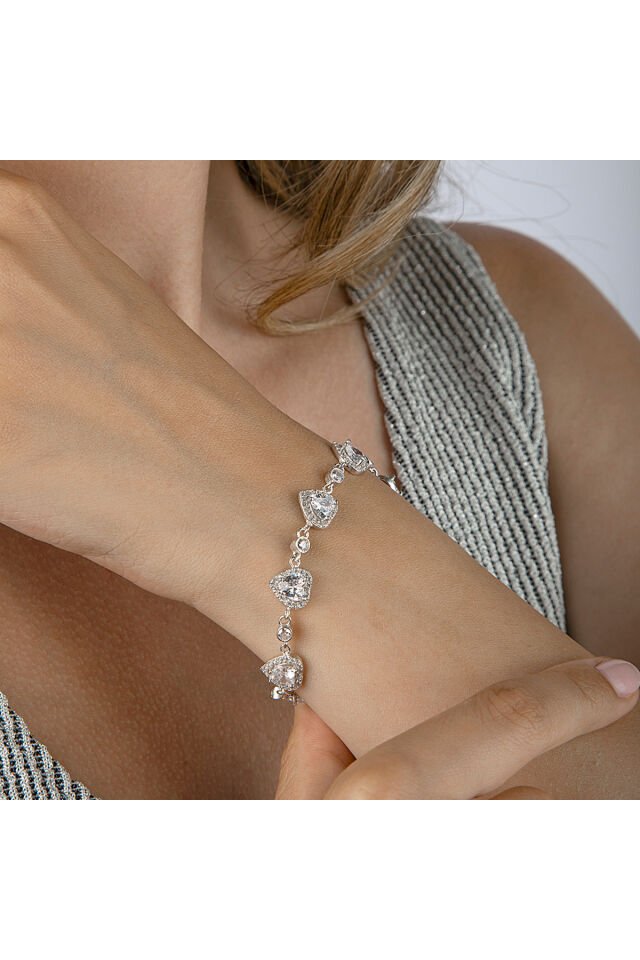 925 Ayar Gümüş Taş Çerçeveli Kalp Motifli Beyaz Taşlı Sıralı Bileklik