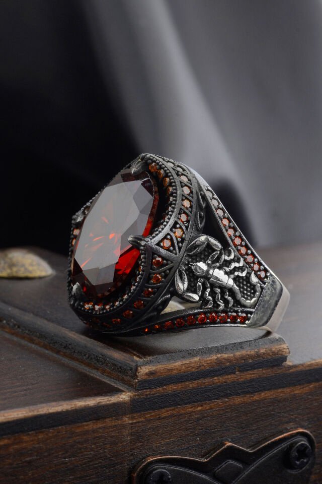 925 AYAR GÜMÜŞ AKREP FİGÜRLÜ ZİRKON TAŞ ERKEK YÜZÜĞÜ