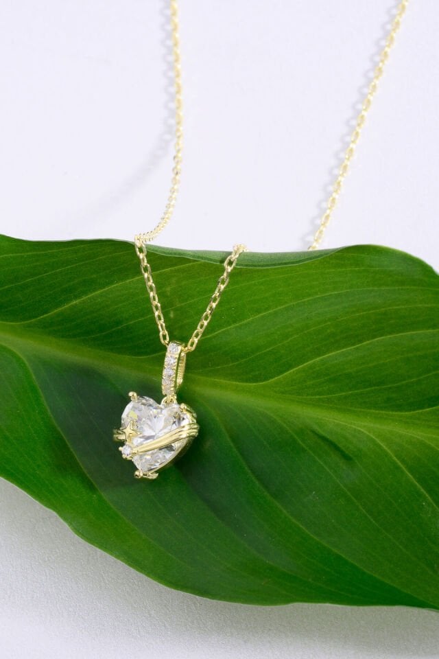 Altın Kaplama 925 Ayar Gümüş Kalp Kesim Taşlı Yıldız Detaylı Kolye