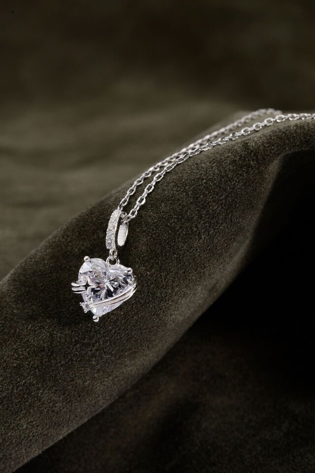 Altın Kaplama 925 Ayar Gümüş Kalp Kesim Taşlı Yıldız Detaylı Kolye