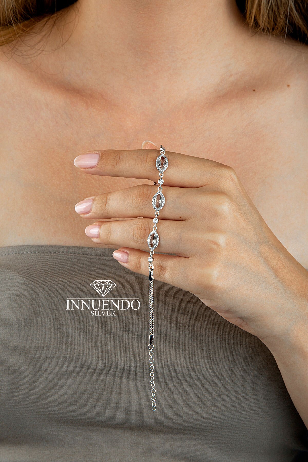 925 Ayar Gümüş Markiz Kesim Taş Çerçeveli Sultanit Taşlı Kutu Zincirli Bileklik