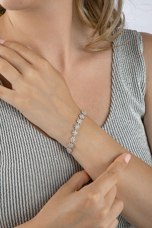 925 Ayar Gümüş Sıralı Çiçekli Bileklik