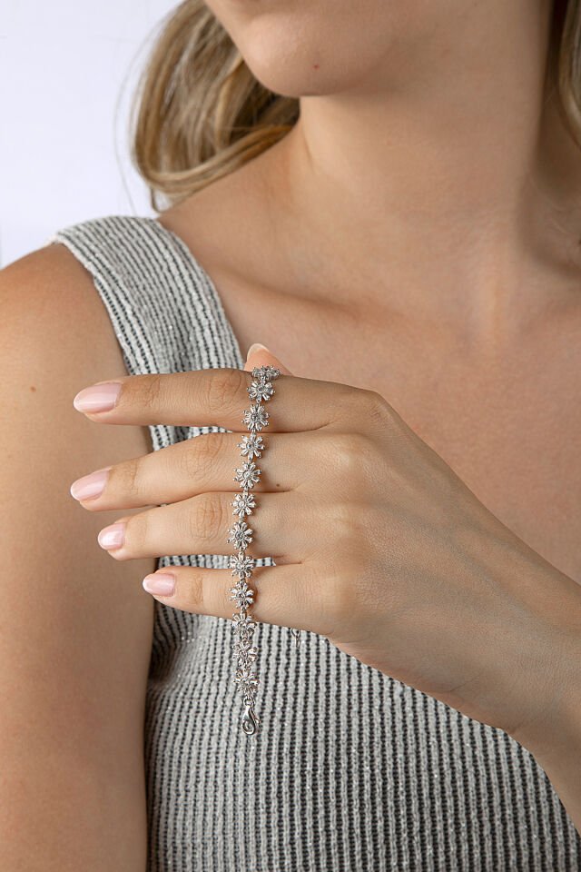 925 Ayar Gümüş Sıralı Çiçekli Bileklik