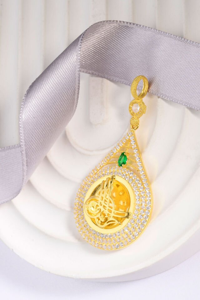 925 Ayar Gümüş 22 Ayar Altın Kaplama Zümrüt ve Zirkon Taşlı Tuğralı Kolye ucu