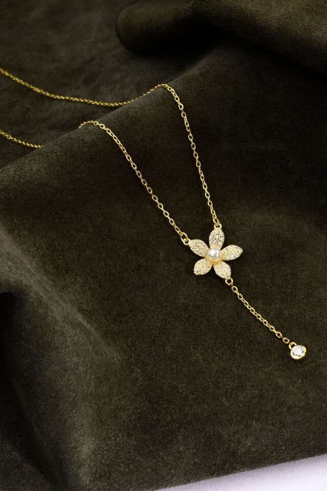 Altın Kaplama 925 Ayar Gümüş Taşlı Beş Yapraklı İnci Çiçek & Taş Sallantılı Kolye