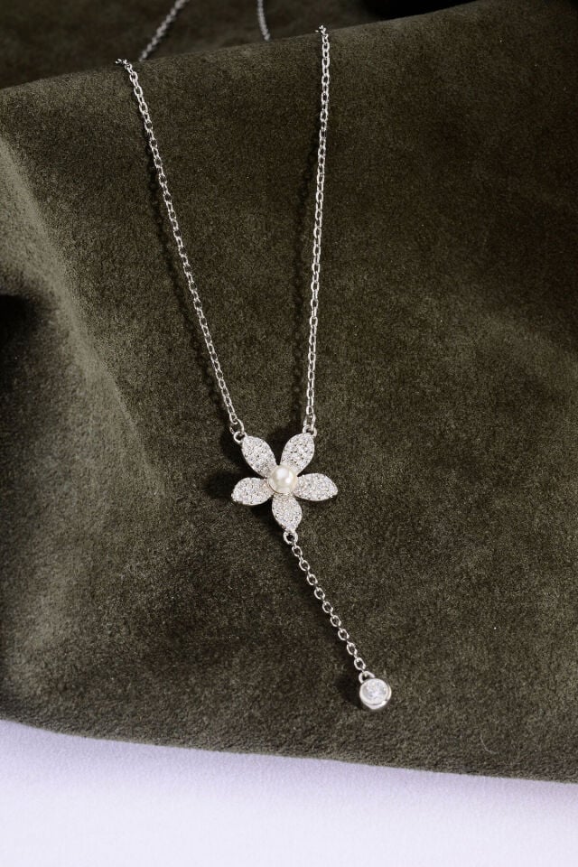 Altın Kaplama 925 Ayar Gümüş Taşlı Beş Yapraklı İnci Çiçek & Taş Sallantılı Kolye