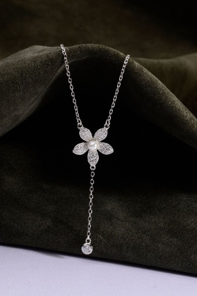 Altın Kaplama 925 Ayar Gümüş Taşlı Beş Yapraklı İnci Çiçek & Taş Sallantılı Kolye