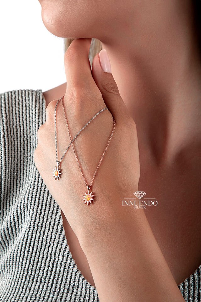 925 Ayar Gümüş Güneş Motifli Sarı Opal Taşlı Mini Kolye