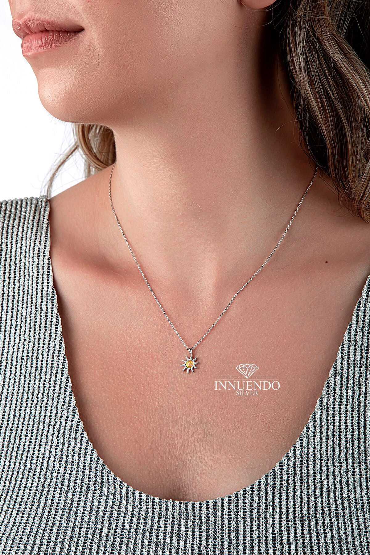 925 Ayar Gümüş Güneş Motifli Sarı Opal Taşlı Mini Kolye