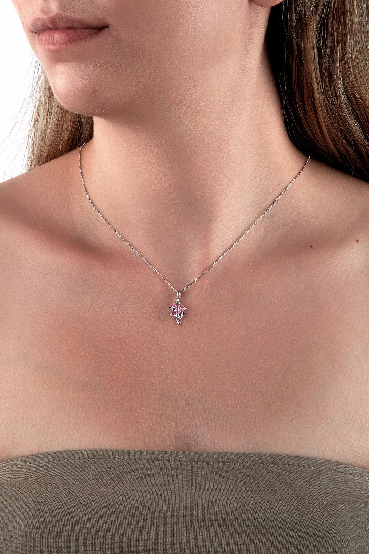 925 Ayar Gümüş Pembe Kalp Taşlı Yonca Motifli Kolye