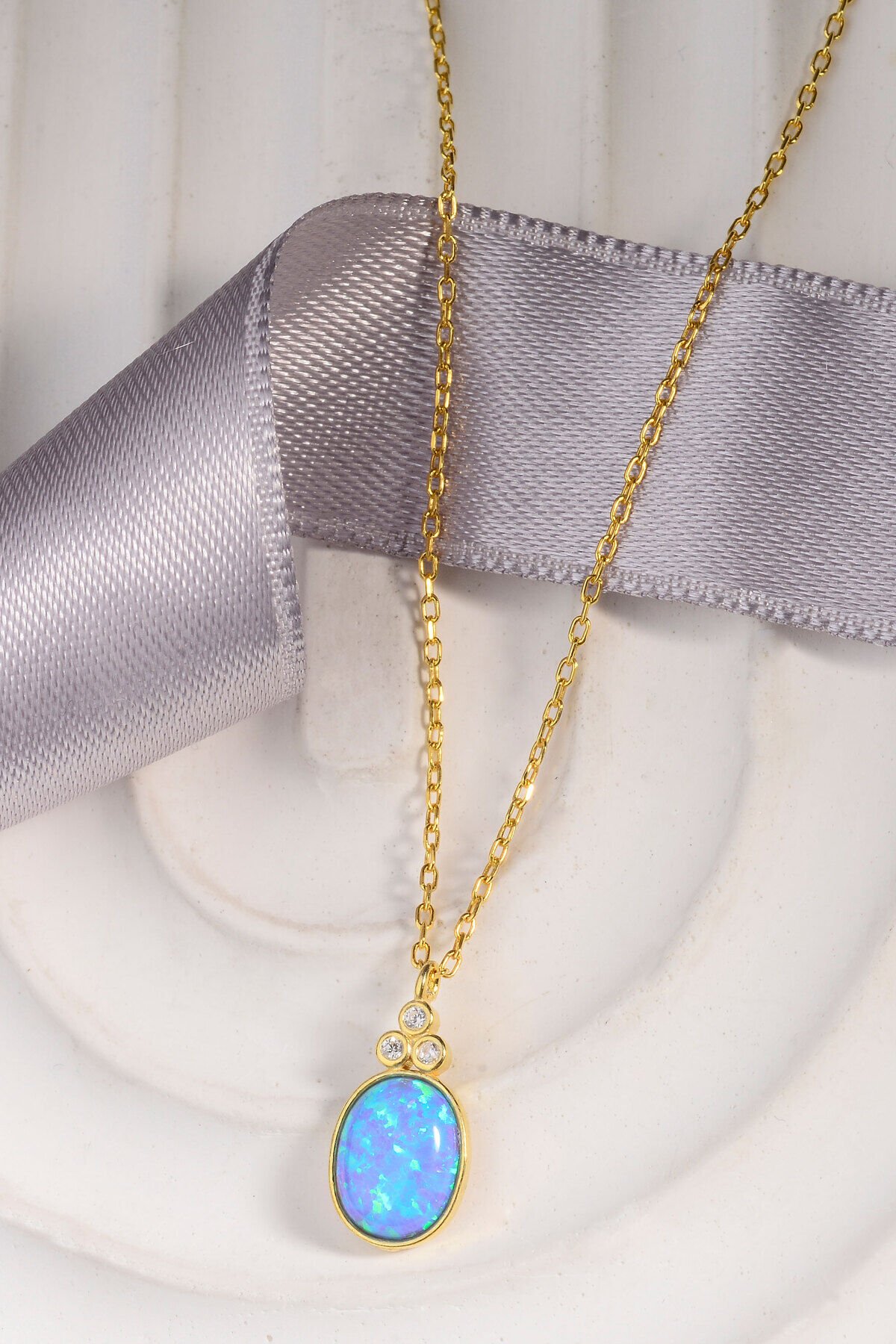 Altın Kaplama 925 Ayar Gümüş Oval Kesim Mavi Opal Taşlı Kolye Model Kodu: 847