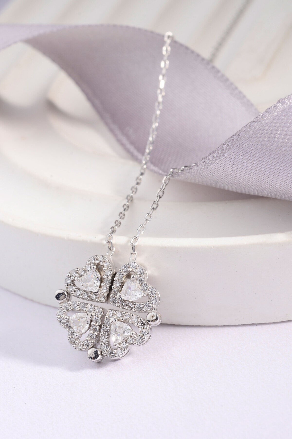 925 Ayar Gümüş Kalpli Yonca Açılabilir Kolye