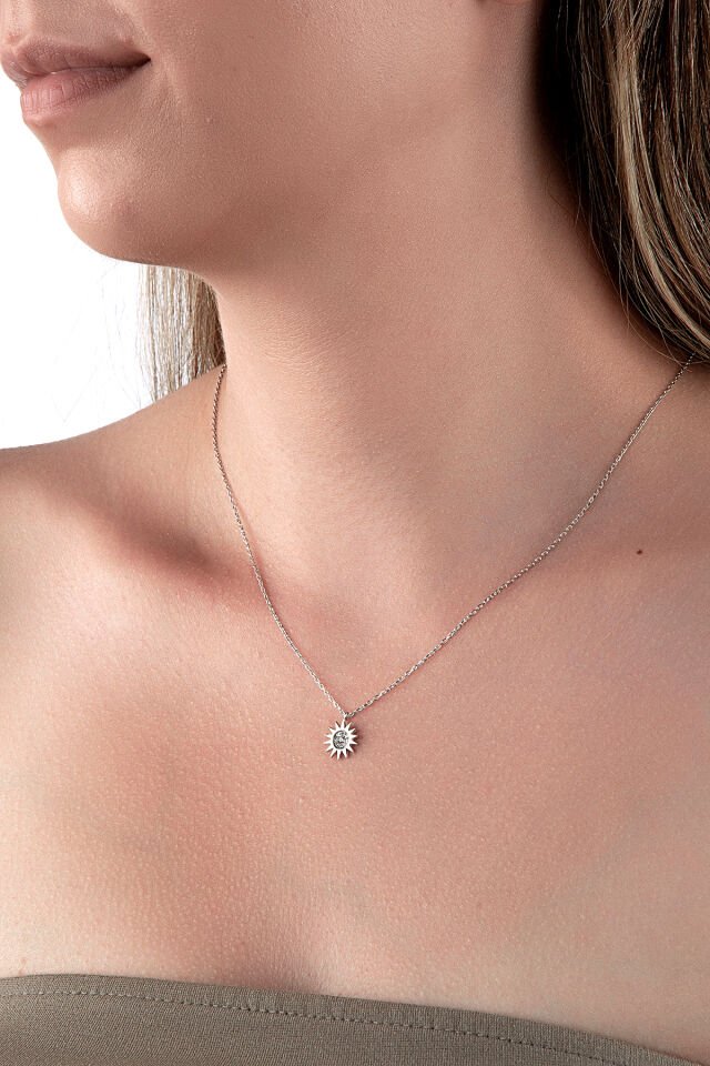 925 Ayar Gümüş Güneş Motifli Taşlı Minik Kolye