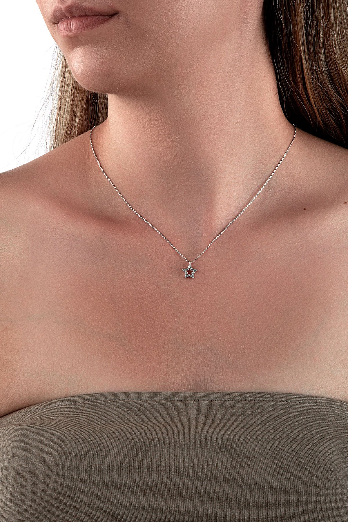 925 Ayar Gümüş Taşlı Yıldız Motifli Minik Kolye