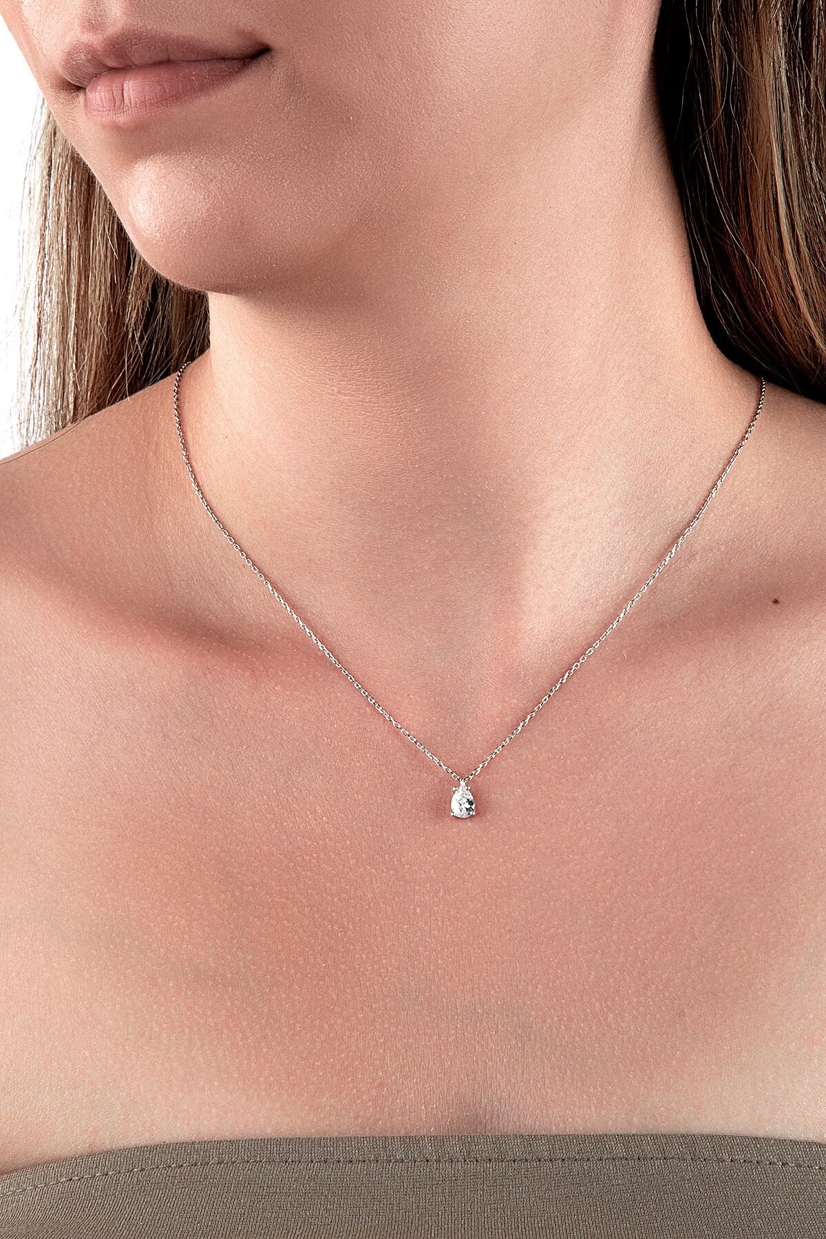 925 Ayar Gümüş Damla Taşlı Kolye