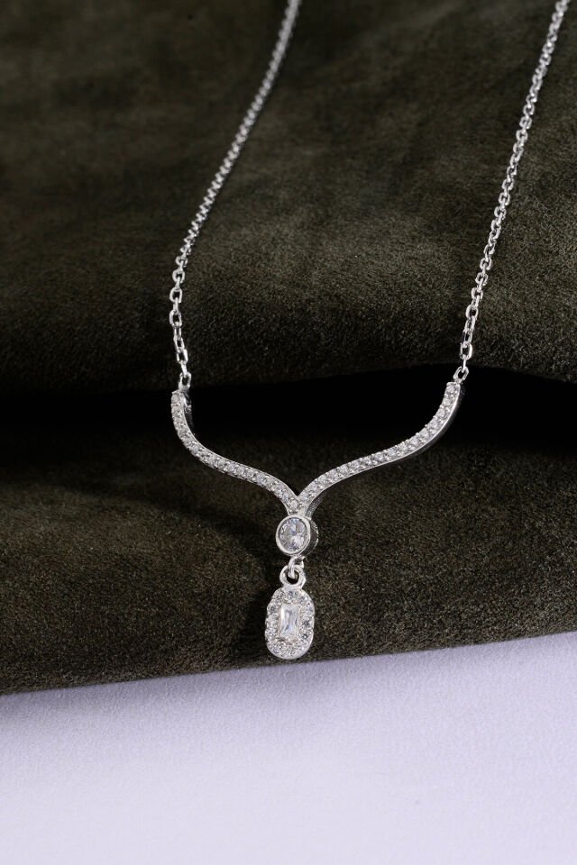 925 Ayar Gümüş Taşlı Oval Kolye