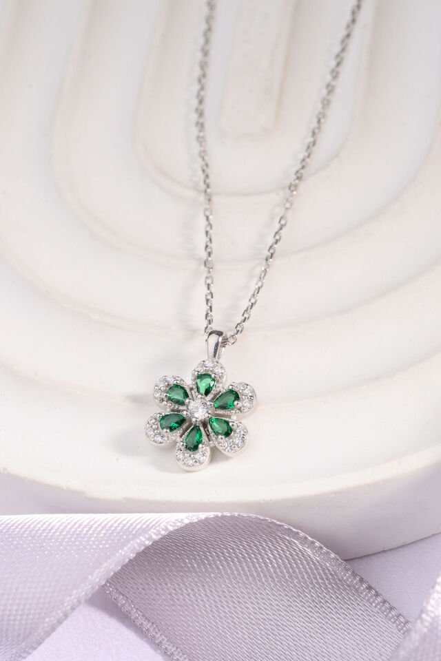 Zümrüt Yeşil Zirkon Taşlı Çiçek Kolye 925 Ayar Gümüş Kadın Kolye