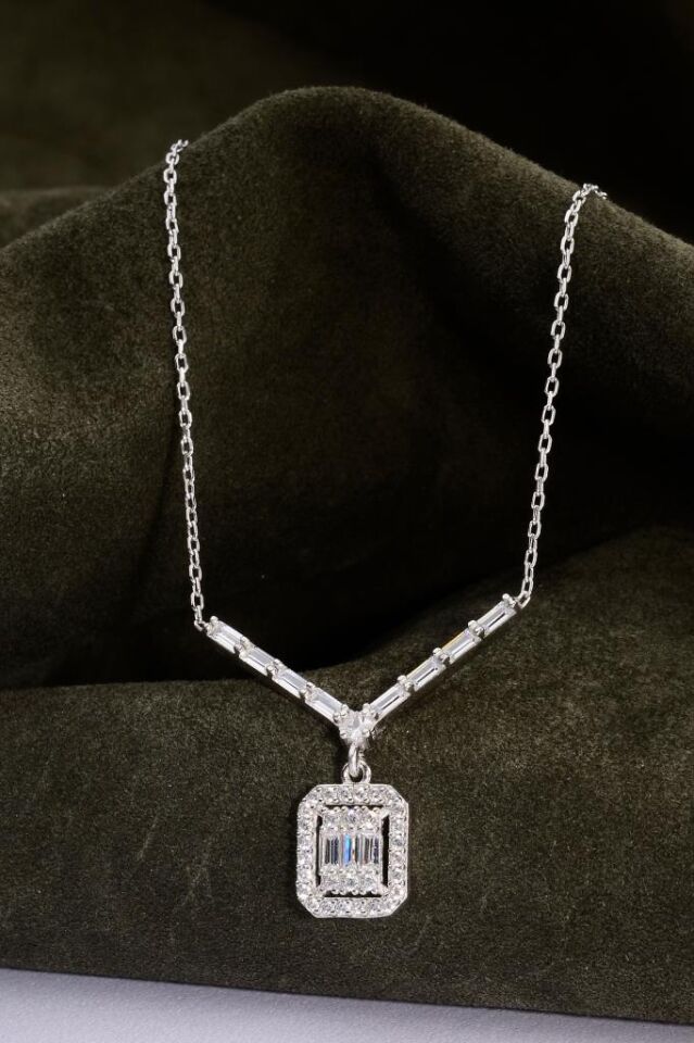 925 Ayar Gümüş V Baget Kolye