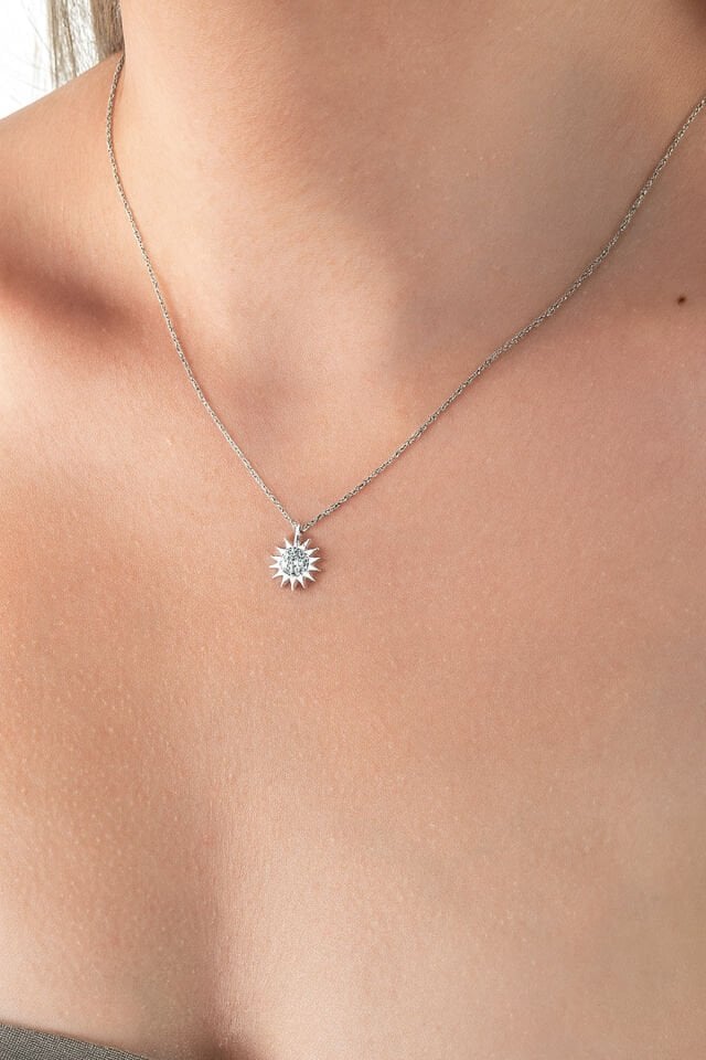 925 Ayar Güneş Gümüş Kolye