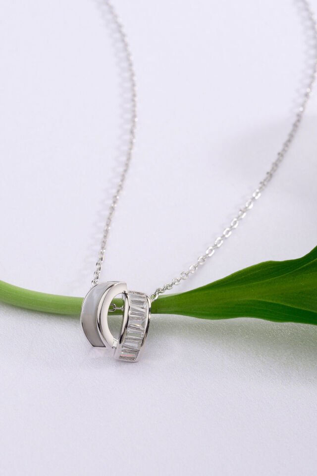 Altın Kaplama 925 Ayar Gümüş Çift Yarım Halka Motifli Sedefli & Baget Taşlı Kolye