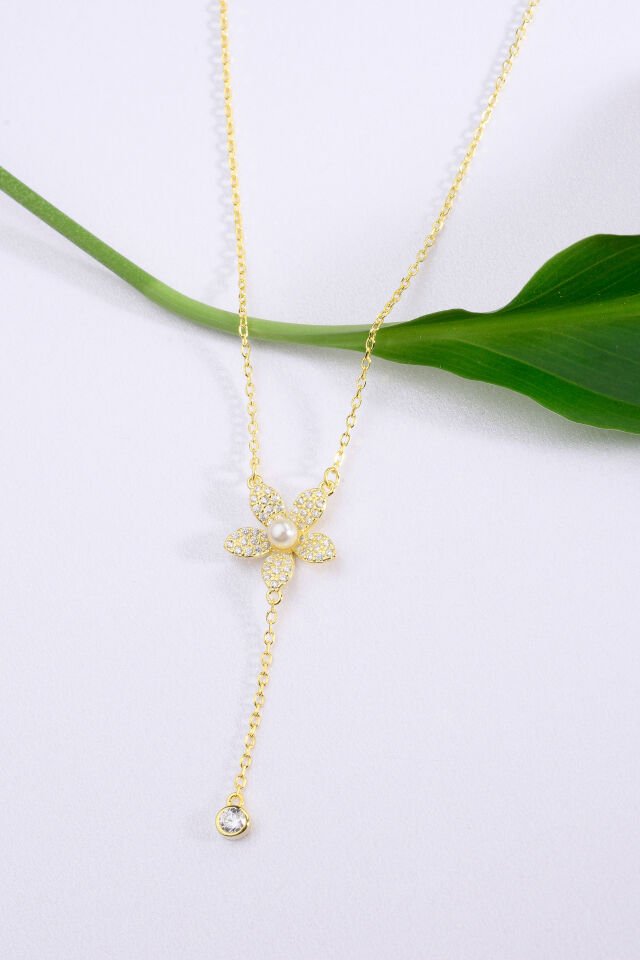 Altın Kaplama 925 Ayar Gümüş Taşlı Beş Yapraklı İnci Çiçek & Taş Sallantılı Kolye