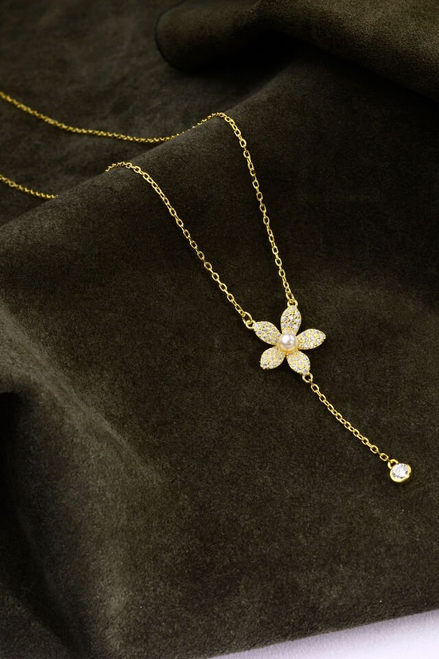 Altın Kaplama 925 Ayar Gümüş Taşlı Beş Yapraklı İnci Çiçek & Taş Sallantılı Kolye