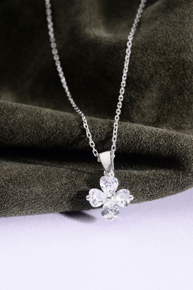 925 Ayar Gümüş Kalp Kesim Yonca Kolye