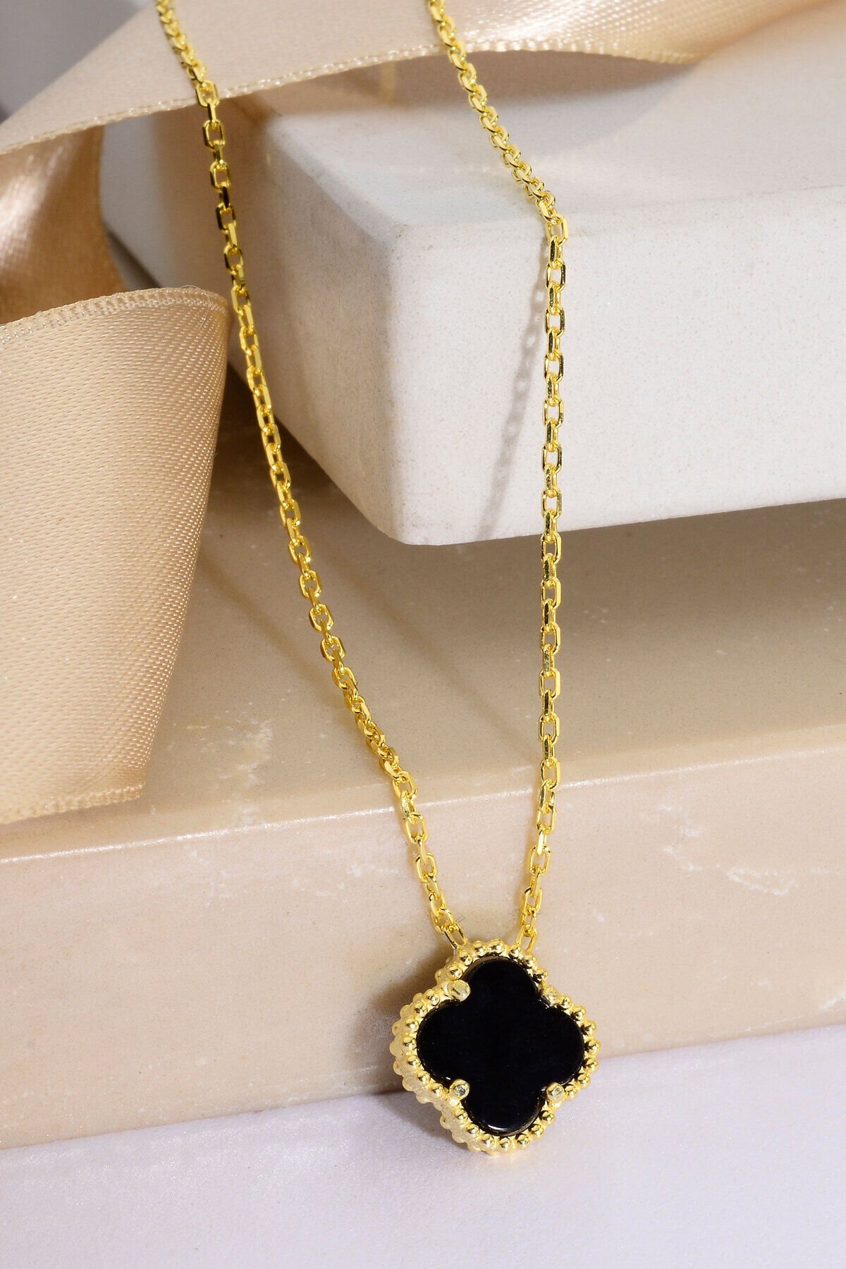 925 Ayar Gümüş Yonca Kolye