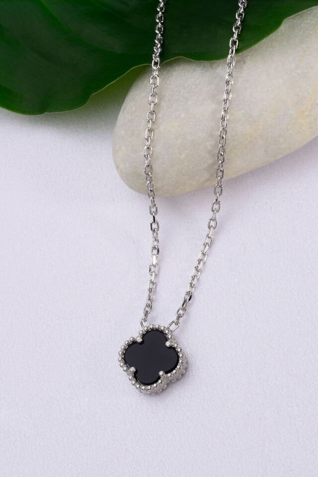 925 Ayar Gümüş Yonca Kolye