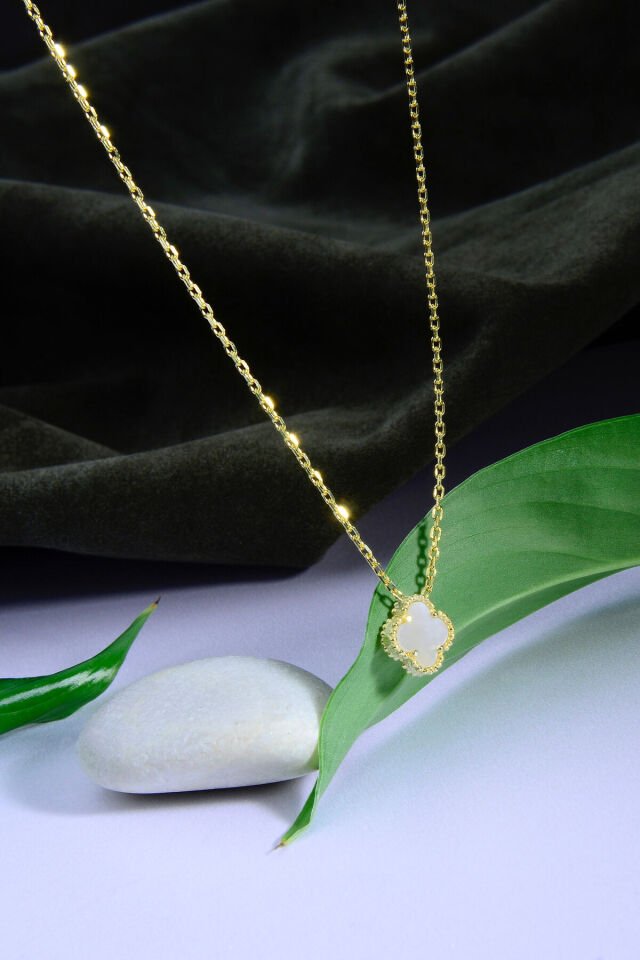 925 Ayar Gümüş Üzeri 22 Ayar Altın Kaplama Yonca Kolye