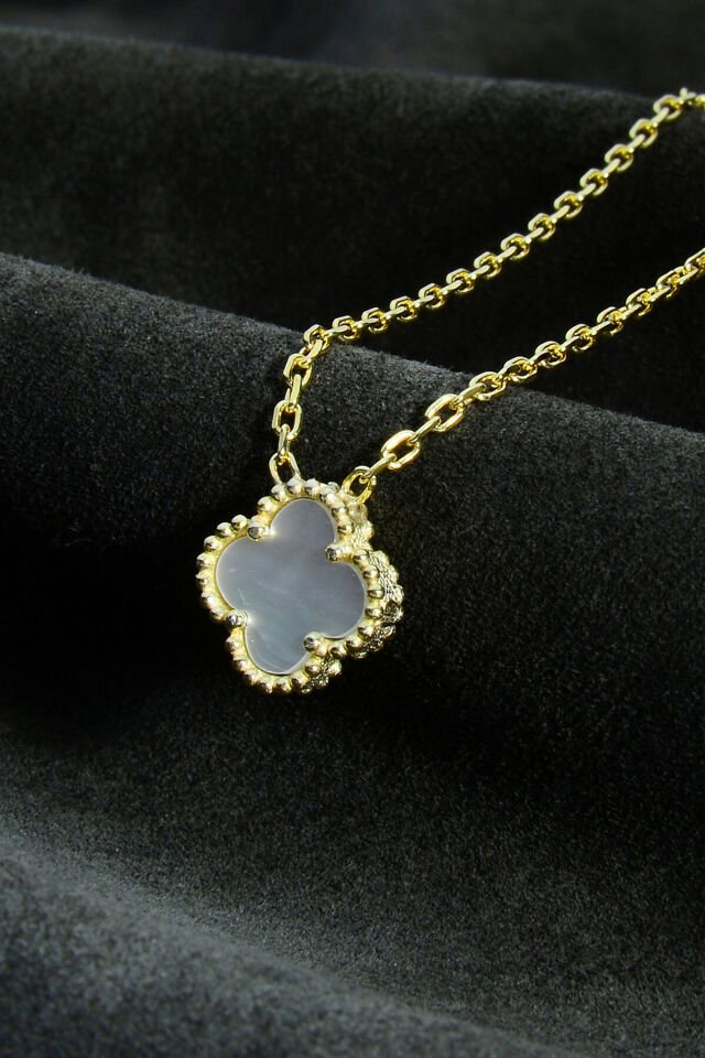 925 Ayar Gümüş Üzeri 22 Ayar Altın Kaplama Yonca Kolye