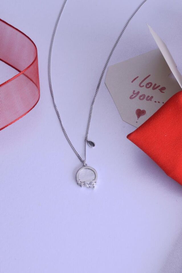 925 Ayar Gümüş Damla Taş Detaylı Oval Kolye