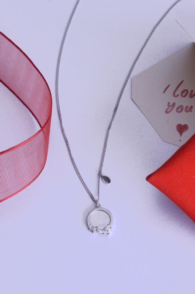 925 Ayar Gümüş Damla Taş Detaylı Oval Kolye