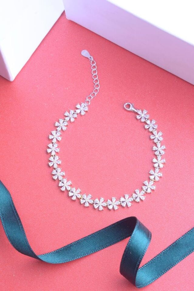 925 Ayar Gümüş Sıralı Papatya Bileklik