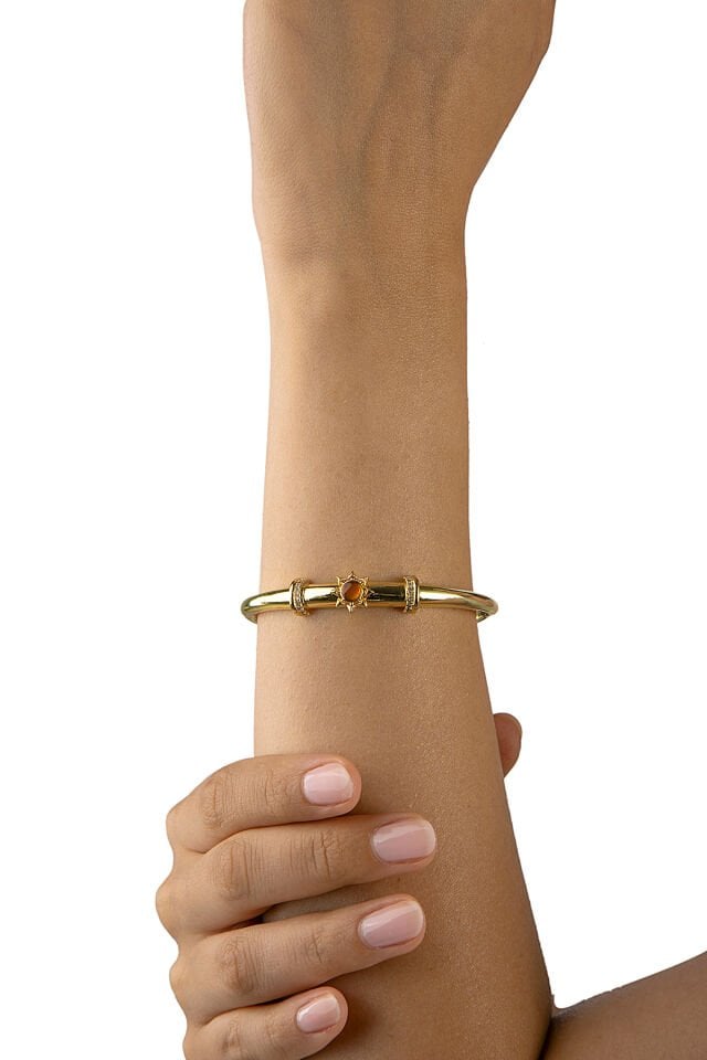 Altın Renkli Güneş Figürlü Turuncu Taşlı Kelepçe Bilezik