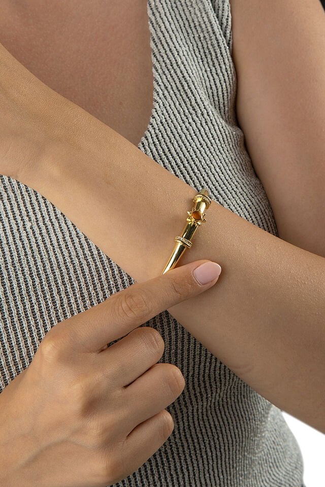 Altın Renkli Güneş Figürlü Turuncu Taşlı Kelepçe Bilezik