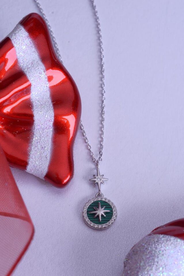 925 Ayar Gümüş Yeşil Oval Kutup Yıldızı kolye