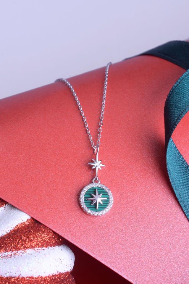 925 Ayar Gümüş Yeşil Oval Kutup Yıldızı kolye