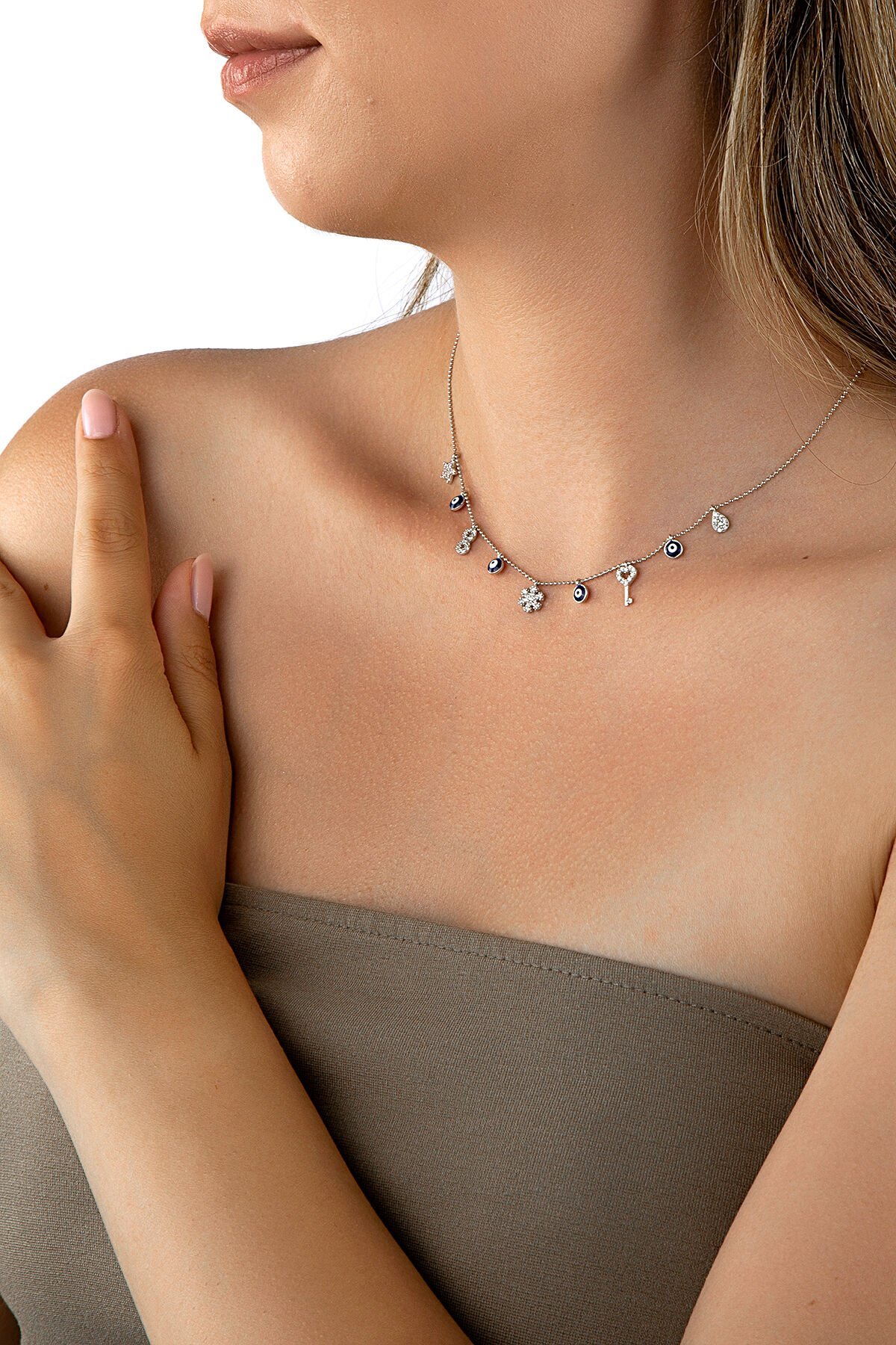 925 Ayar Gümüş Farklı Figürlü Şans Kolyesi