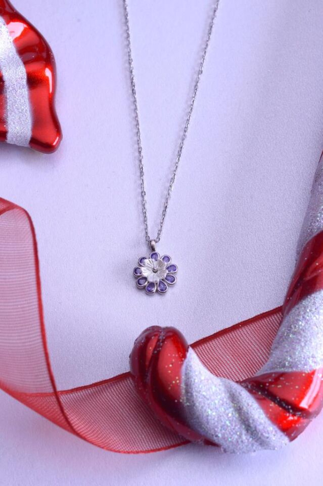 925 Ayar Gümüş Taşlı Çiçek Detaylı Kolye