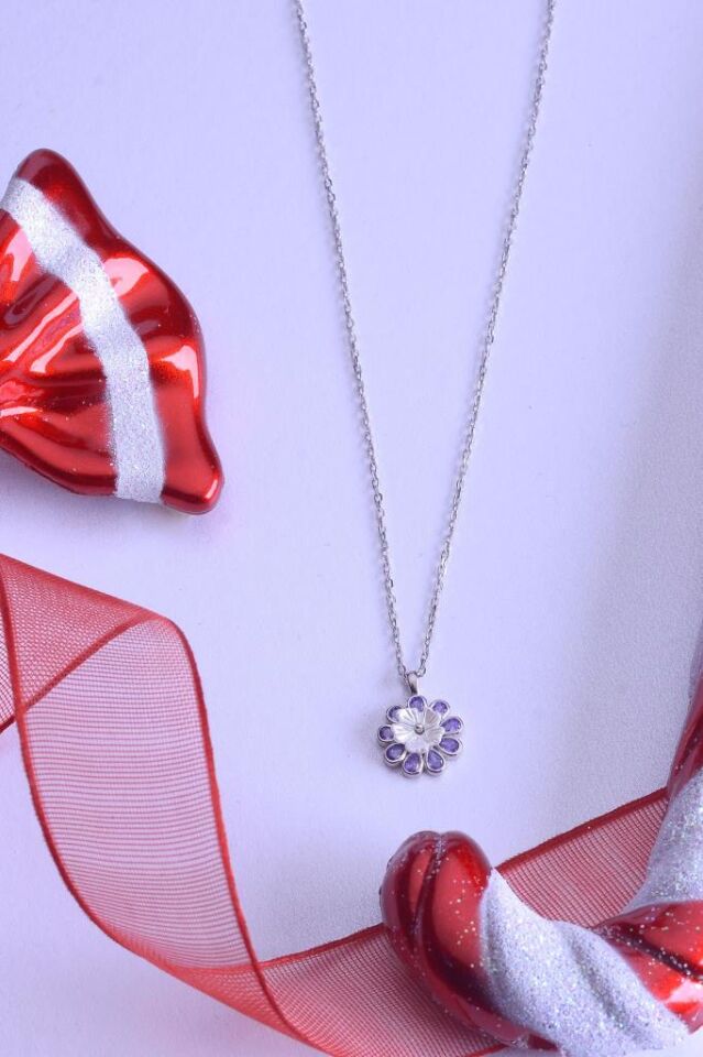 925 Ayar Gümüş Taşlı Çiçek Detaylı Kolye