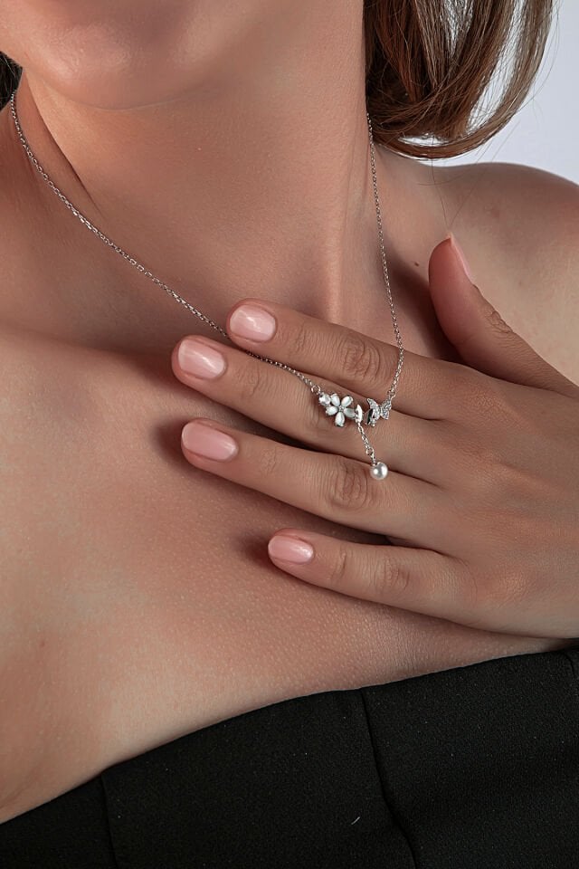 925 Ayar Gümüş Bahar Temalı İncili Kolye