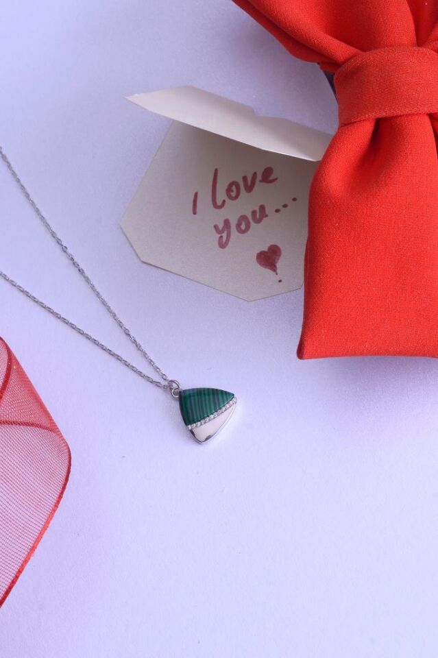 925 Ayar Gümüş Sedef Taşlı Üçgen Kolye